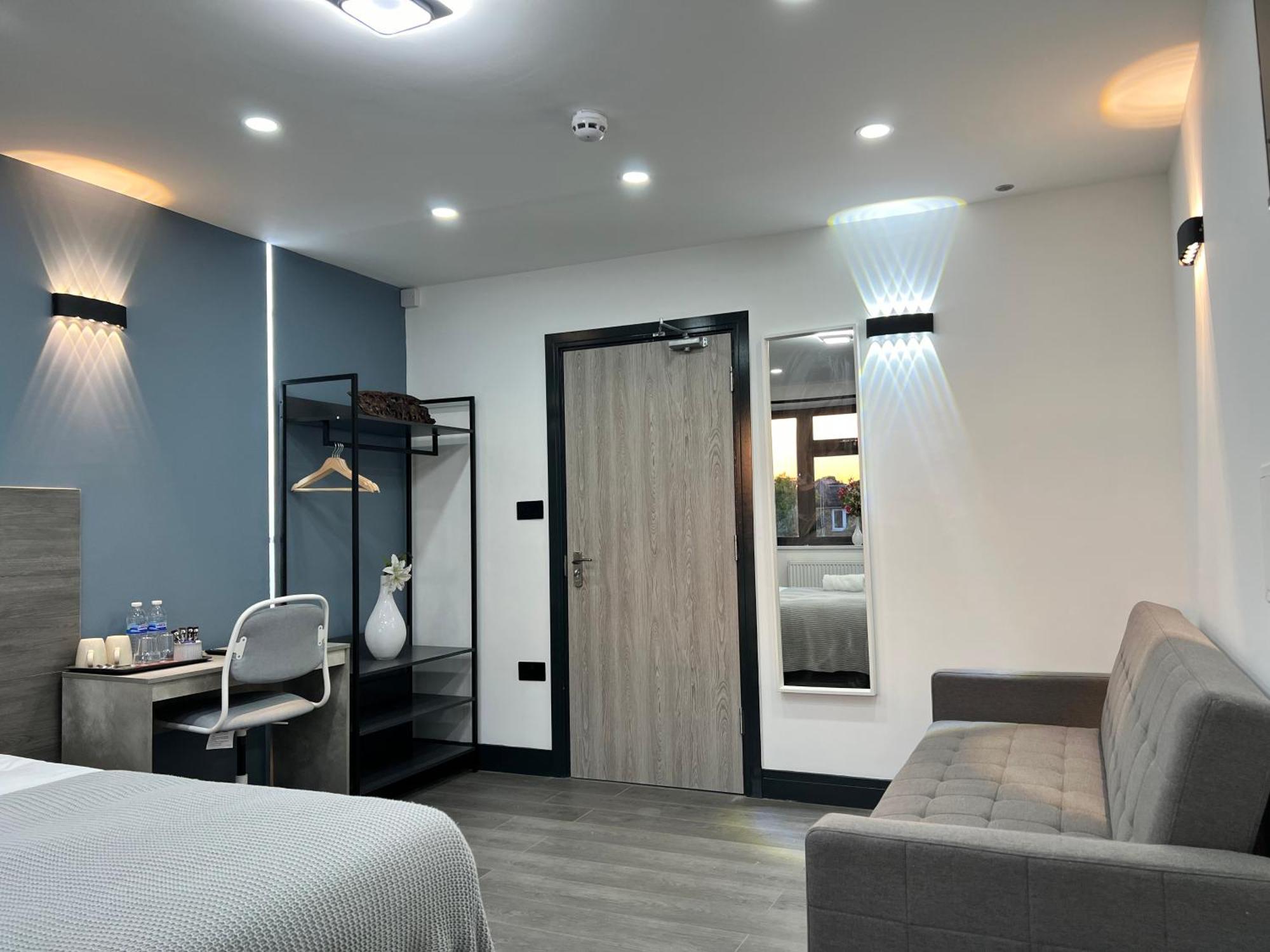 Thandi House Heathrow Airport Ashford  Экстерьер фото